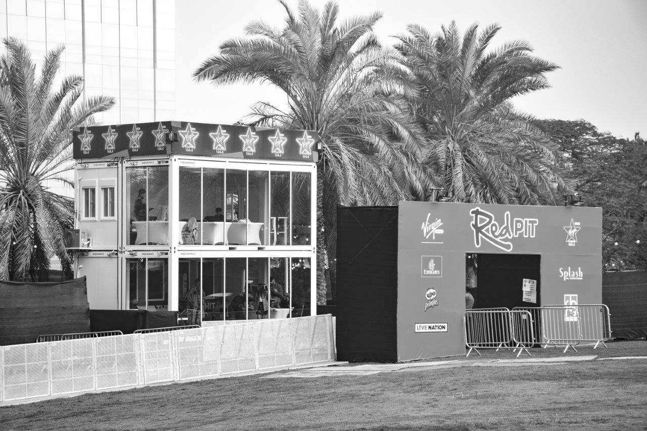 ELA Container - Studio de radio mobile Dubaï Fenêtre frontale